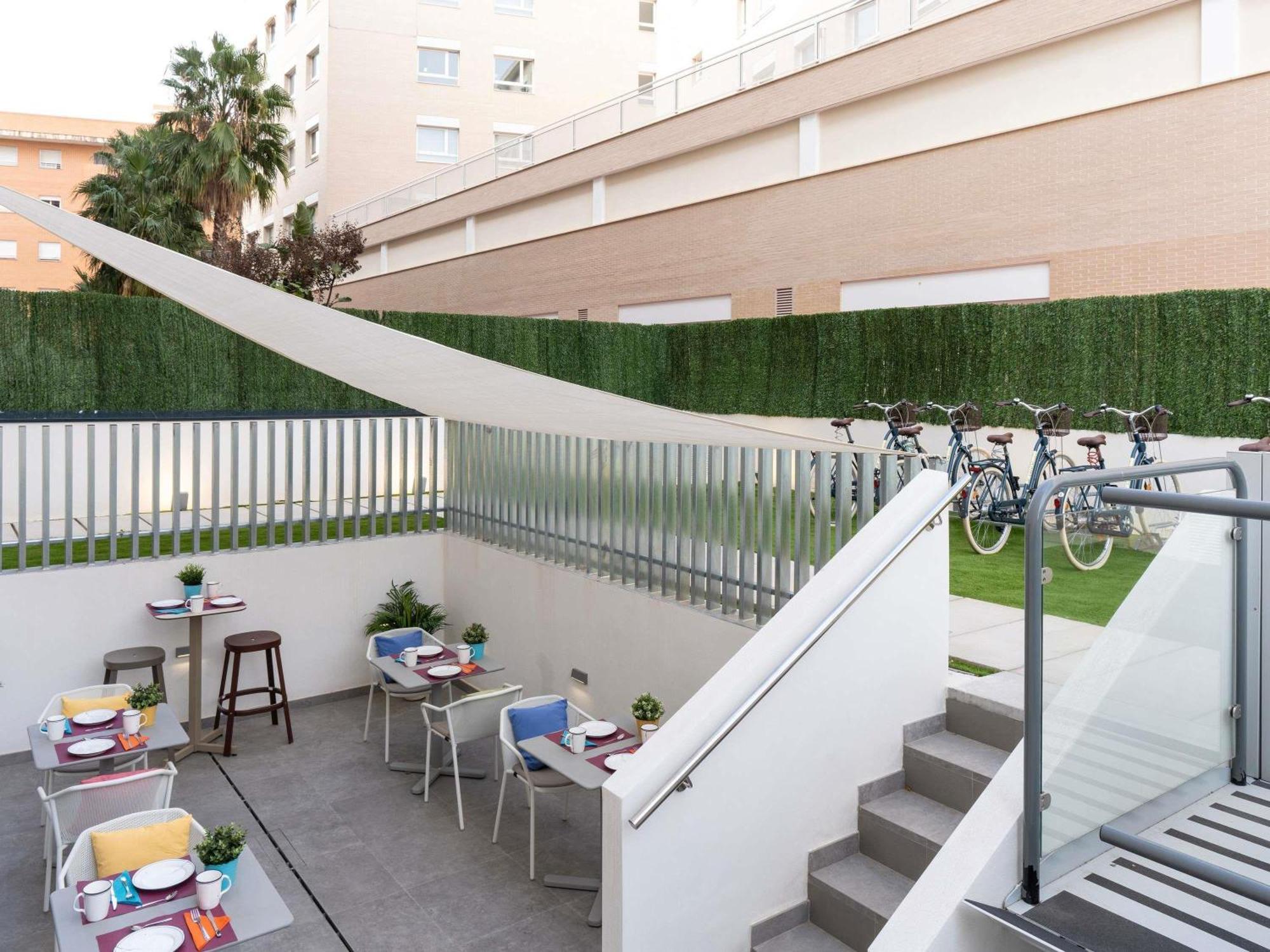 Ibis Budget Valencia Centro Puerto — Bilder 2